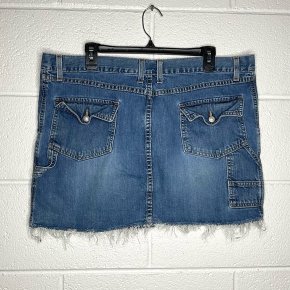 < Y2K Old Navy Cut Off Denim Mini Skirt > - Picture 3 of 3